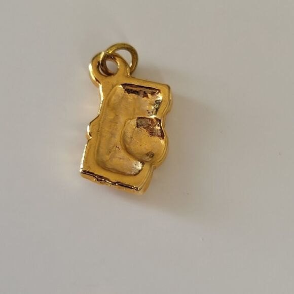 Charms 𝅺Bundle of Gold Tone Charms #0034 - Picture 9 of 13